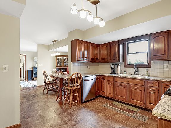5th image of 8201 Connors Ln
