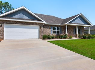 846 Coastal Breeze Dr, Freeport, FL 32439