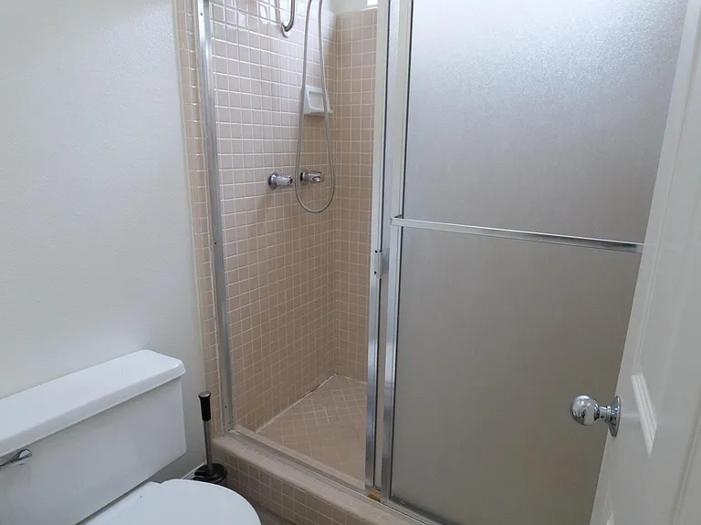 25051 Amberwood — Photo 18