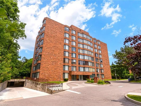 200 Limeridge Rd W #804, Hamilton, ON L9C 7M7