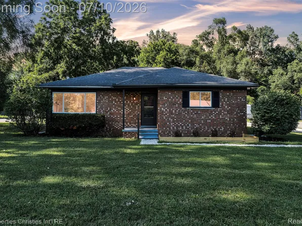 32652 Cadillac St, Farmington Hills, MI 48336