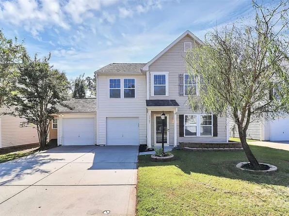 15705 Lakepoint Forest Dr, Charlotte, NC 28278