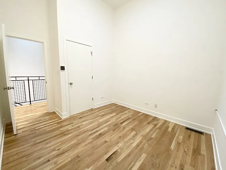 1348 N Milwaukee Ave — Photo 10