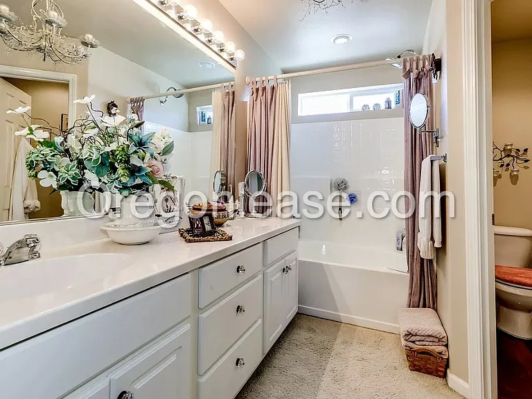 1723 Praslin St — Photo 17