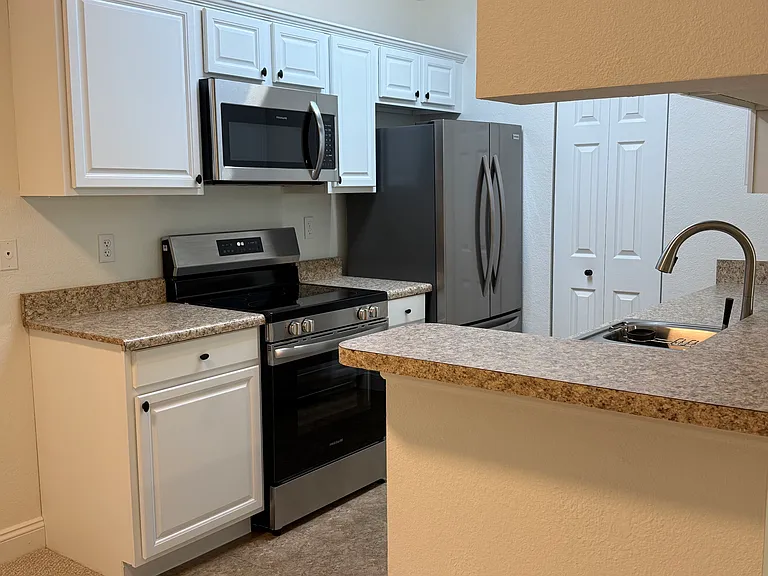 11540 Villa Grand #1218 — Photo 5