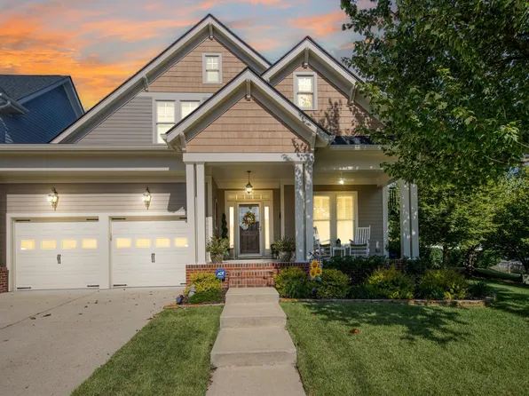 121 Bridgegate Dr, Cary, NC 27519