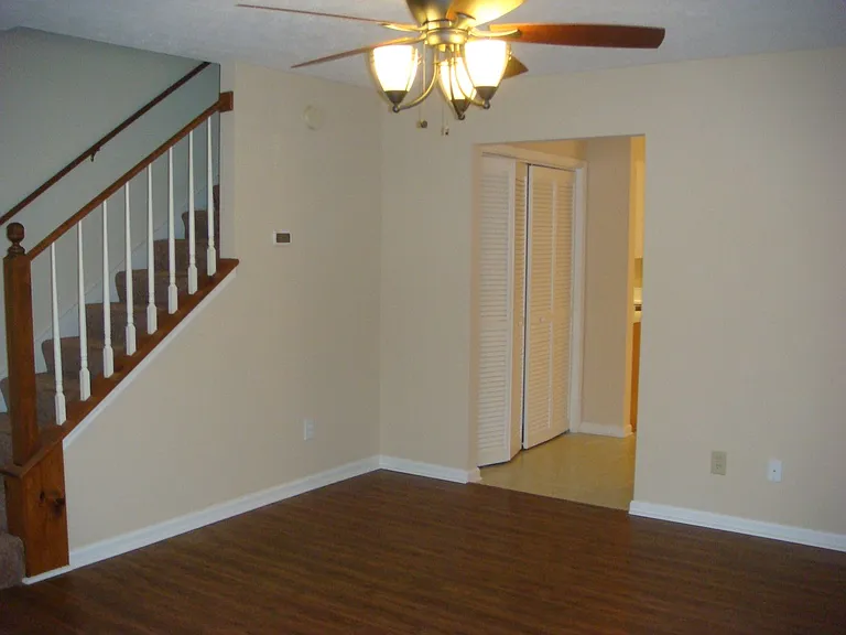 1042 Chinook St — Photo 12
