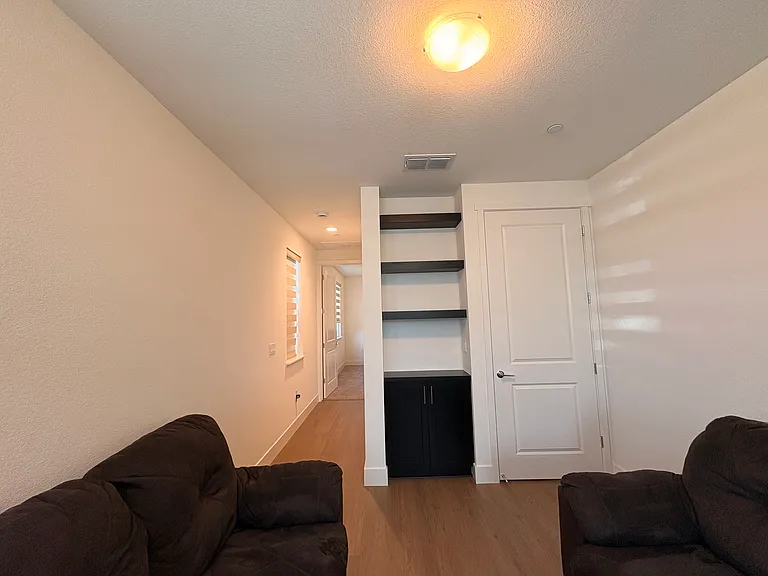17061 Aldergrove Ct — Photo 9