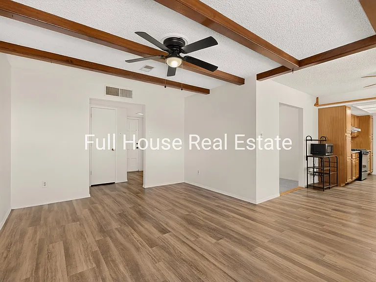 2309 Saturn Pl NE — Photo 11