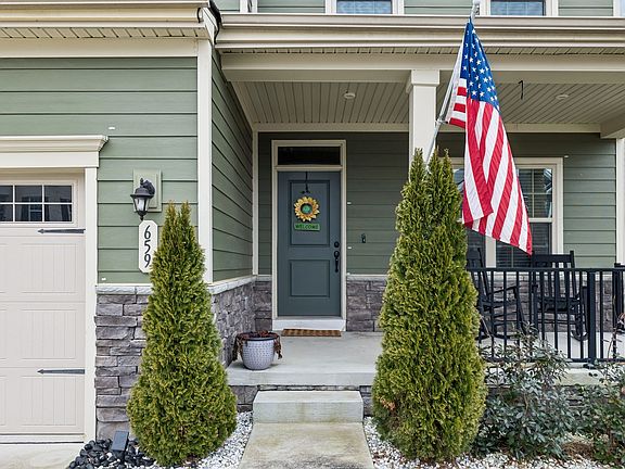 3rd image of 659 Castle Rd