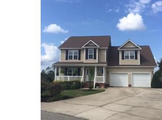 701 Camwheel Dr, Hope Mills, NC 28348