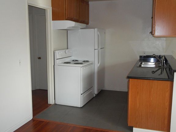 4th image of 119 Clay St APT 7