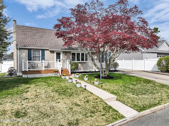 2nd image of 344 Evergreen Drive