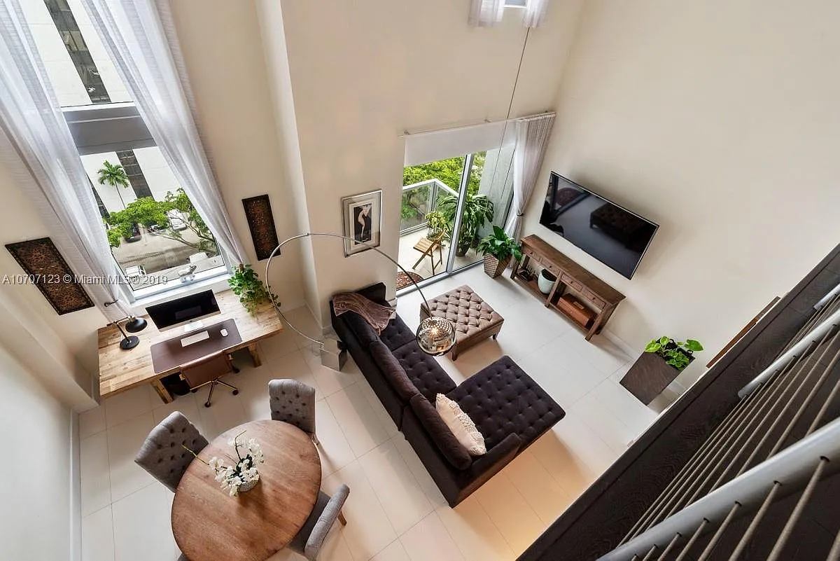 1 bed, 1053 sqft, $3,200 — Photo 3