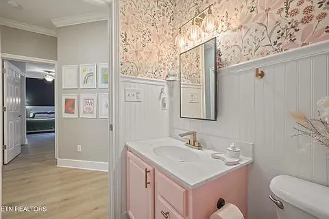 10816 Meriwether Ln — Photo 11