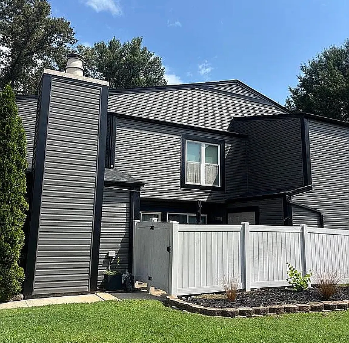 2 bed, 2.5 bath, 1500 sqft, $1,700 — Photo 1