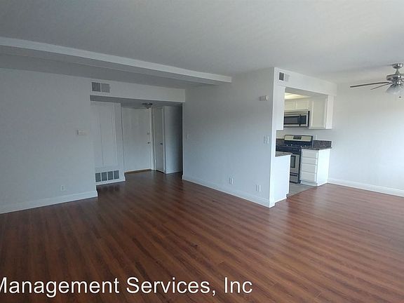 5th image of 13138 Moorpark St APT 16