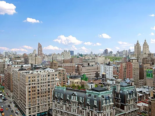 Sold by Sotheby's International Realty | media 18