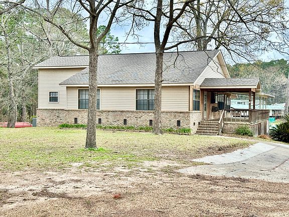 3rd image of 835 Jeff Davis Dr