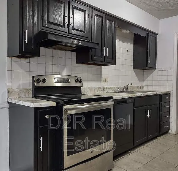 7819 Southfield Dr — Photo 24