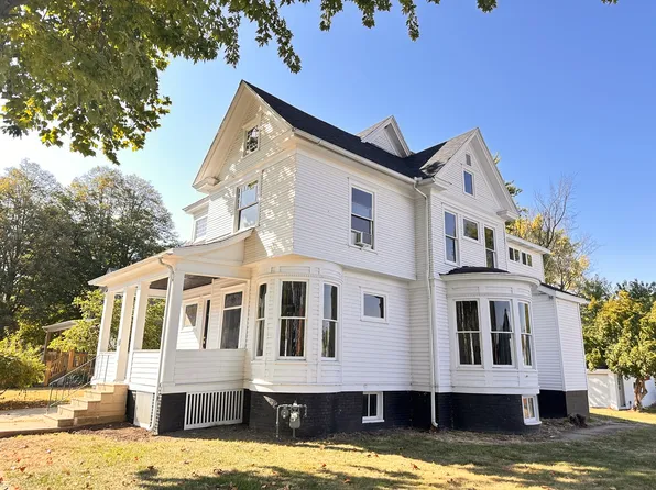 216 W Market St, Farmer City, IL 61842