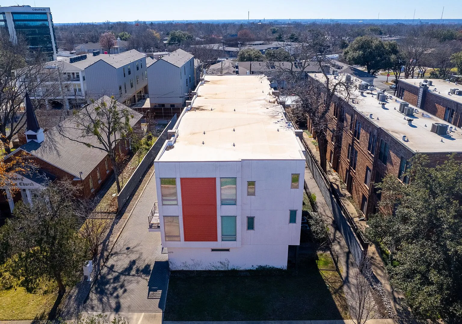 6270 Oram Street — Photo 2