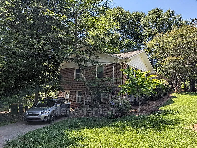 4 bed, 3.0 bath, $2,195 — Photo 3