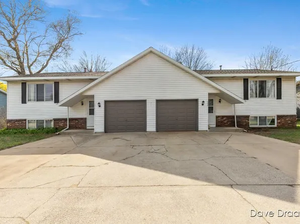 594-596 136th Ave, Holland, MI 49424