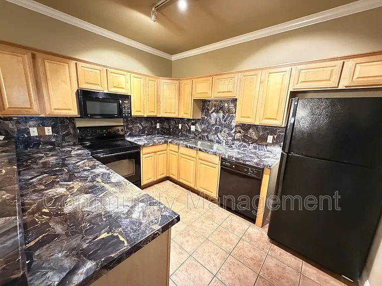 809 Summer Breeze Dr #302 — Photo 1