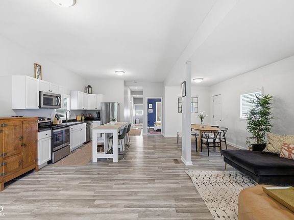 4th image of 828 River Ave