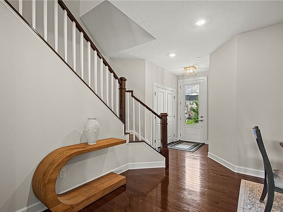3rd image of 4305 Spruce Rd
