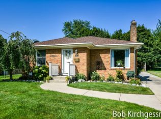 1847 Lotus Ave SE, Grand Rapids, MI 49506