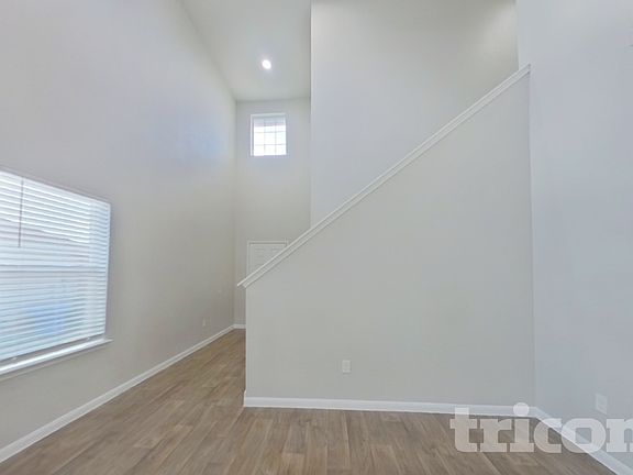 3rd image of 15012 Custis Ln