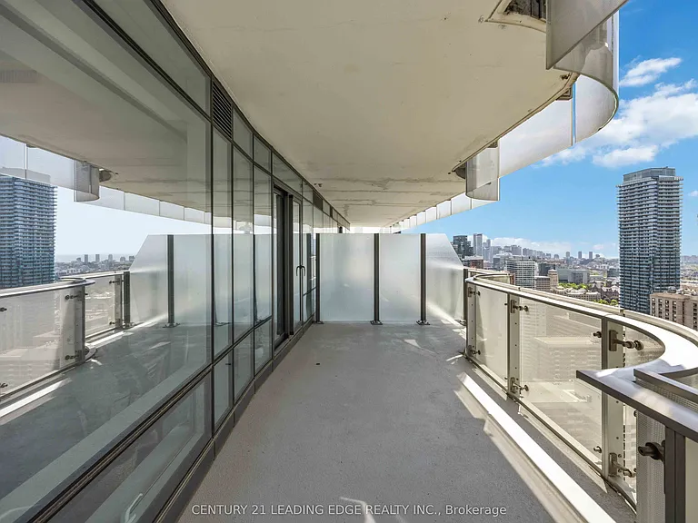 1 Bloor St E #3308 — Photo 27