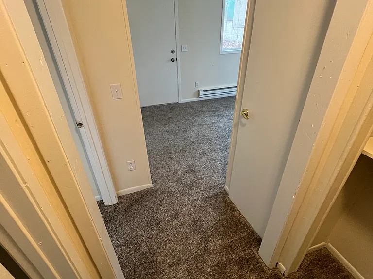 301 Pine St #D — Photo 9