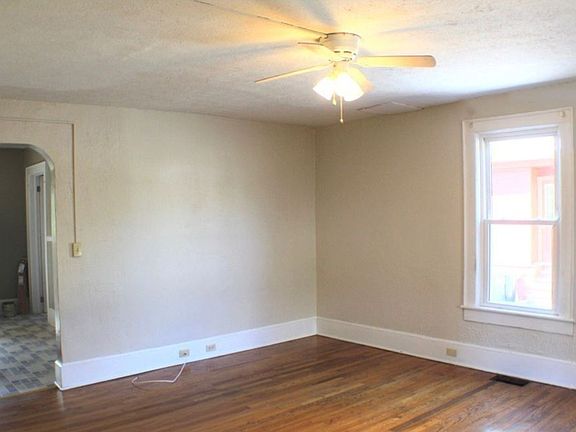 4th image of 840 S High St