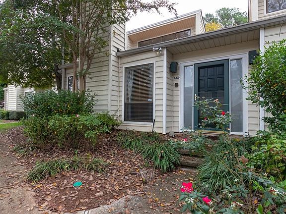 2nd image of 689 Serramonte Dr