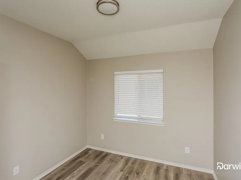 500 Ryan St — Photo 10
