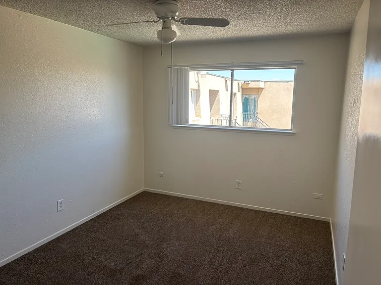 Sierra Vista Apts — Photo 10