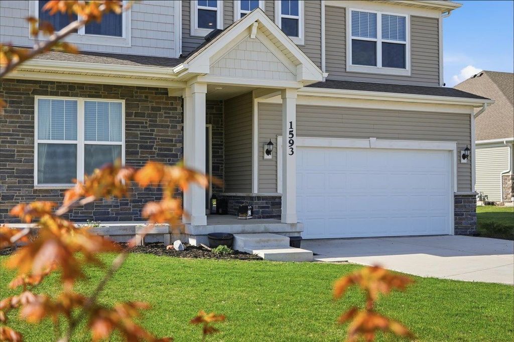 1593 N Thompson Rd, Sun Prairie, WI - View 4