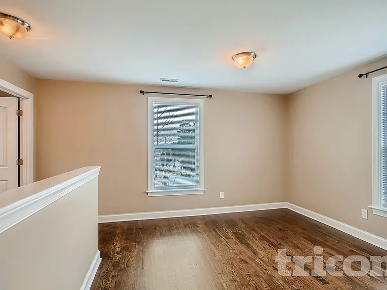 247 Young Ave SW — Photo 6