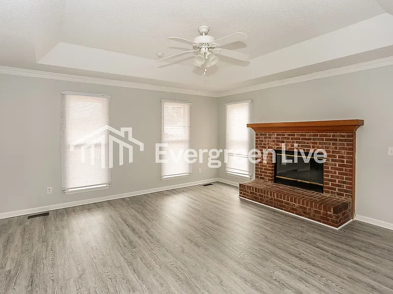 133 Shadeland Cir — Photo 2