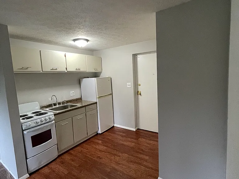 115 S Rocky River Dr #306 — Photo 5