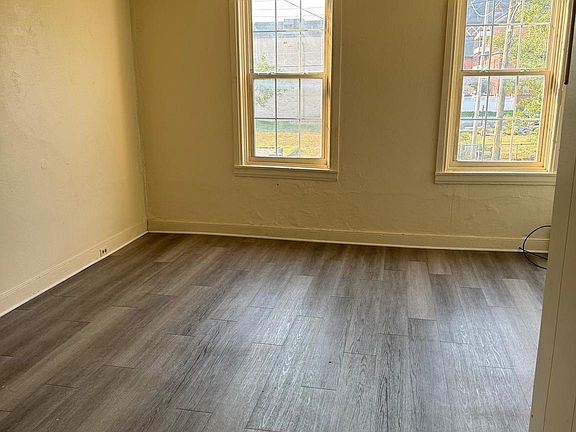 5th image of 49 W Princess St APT 2