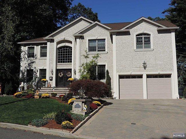 1st image of 1022 Woodland Ave
