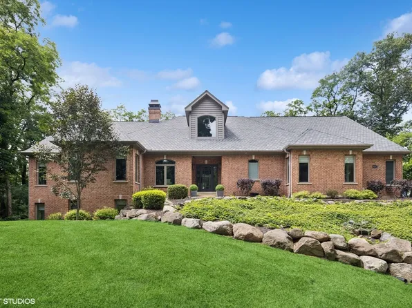 4317 Carlisle Dr, Prairie Grove, IL 60012