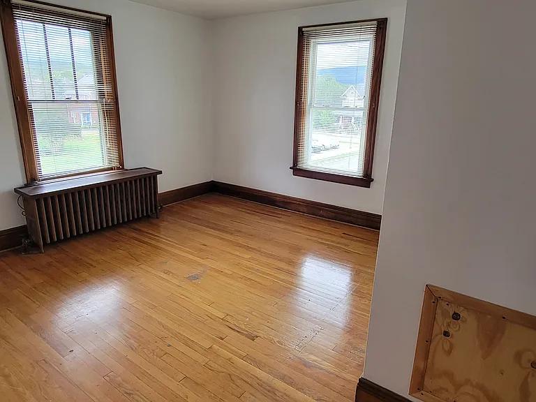 302 E Prospect St — Photo 21