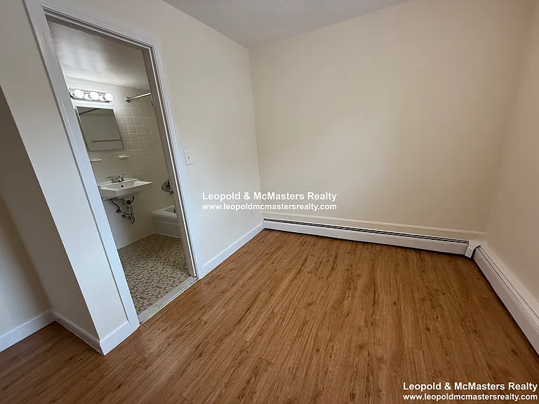 North Beacon St Brighton Apartments — Photo 24