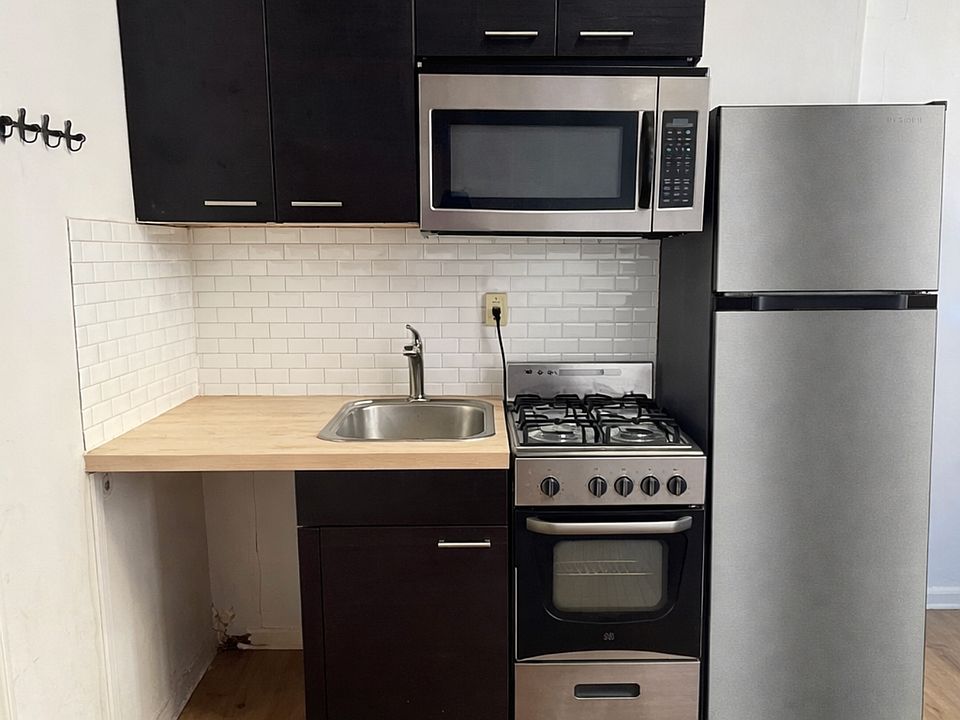 1st image of 582 W 183rd St APT 2F