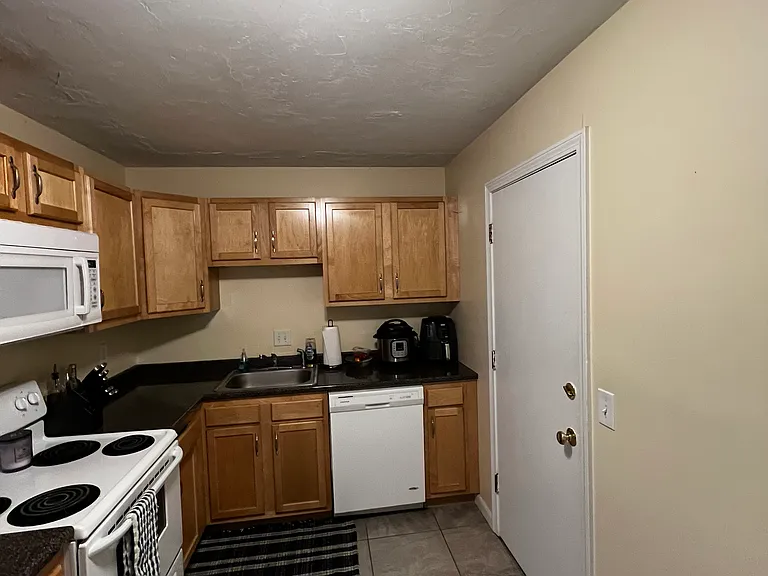 33 Alvarado Avenue — Photo 25